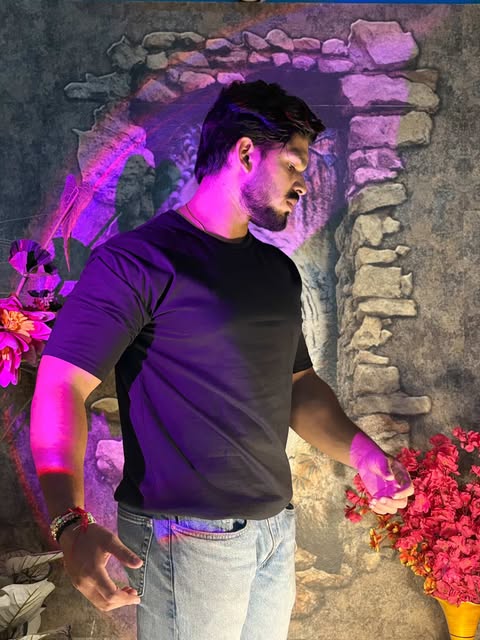 🖤 "Urban Black Classic" T-Shirt – Only ₹450! 🖤